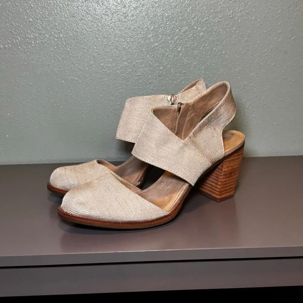 Toms step out